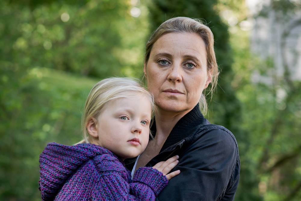 Caritas Kärnten: Frau mit Kind / Caritas Kärnten/David Visnjic